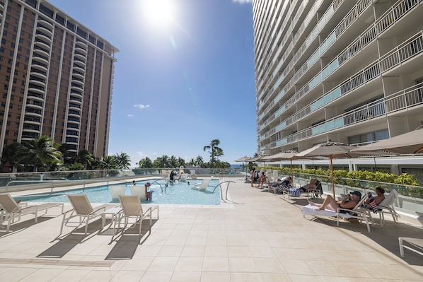 2 piscinas externas