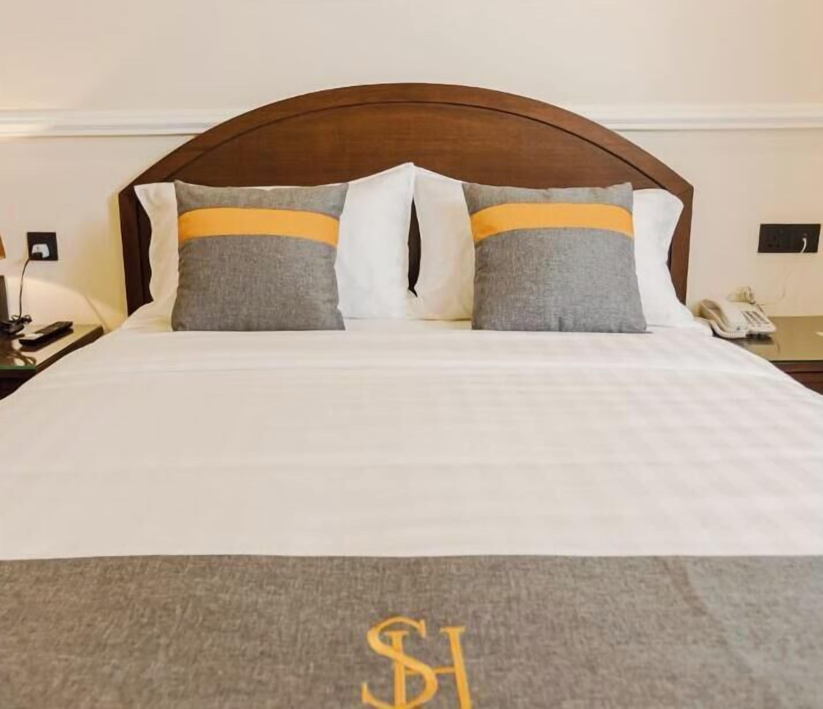 Iron/ironing board, free WiFi