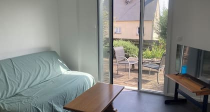 T2 30 M² 4 Sleeps max close to shops and 4-way access