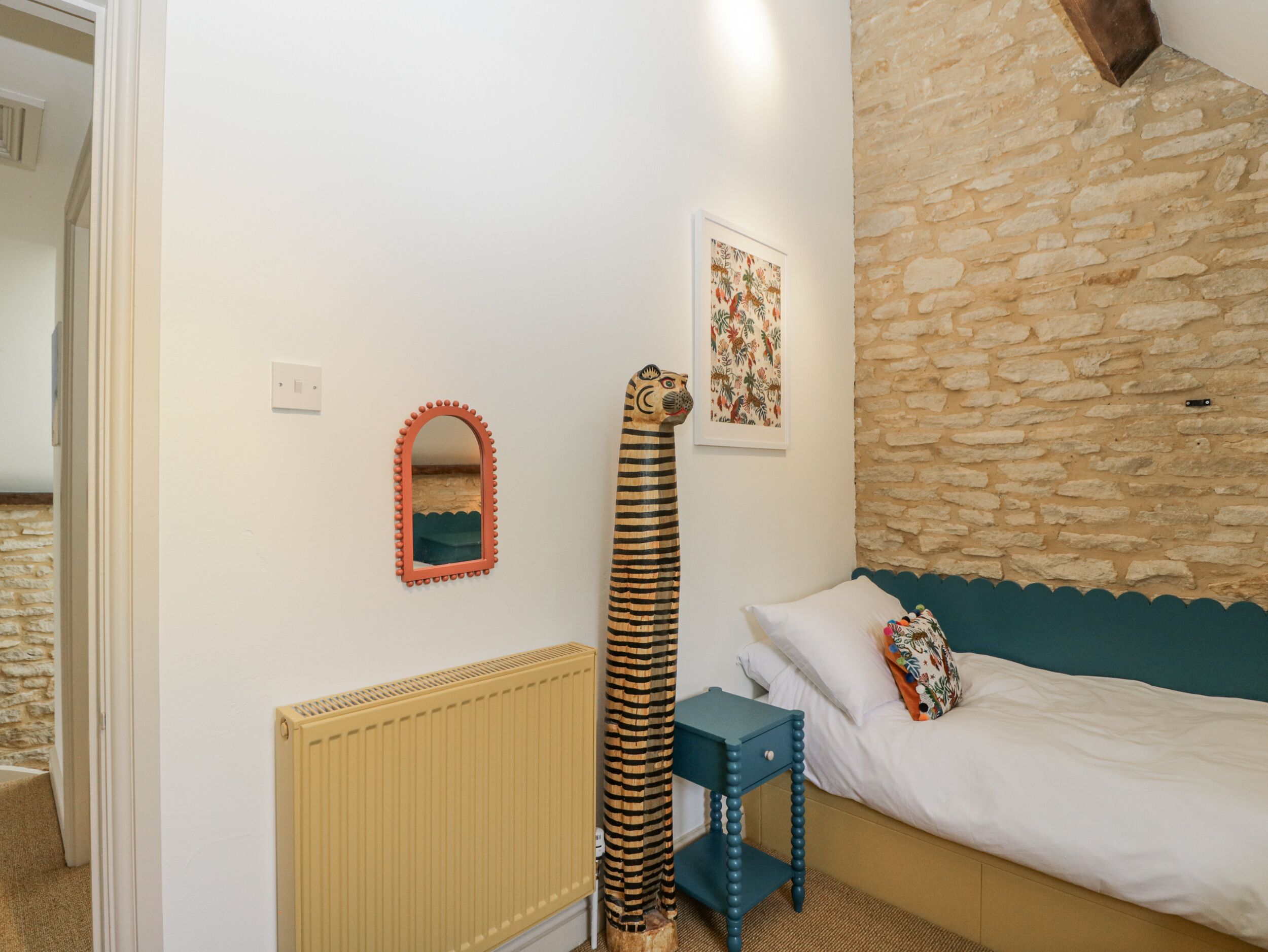 2 bedrooms, individually decorated, individually furnished, free WiFi