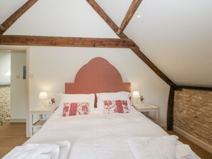 2 bedrooms, individually decorated, individually furnished, free WiFi - Stable Cottage (Chippenham)