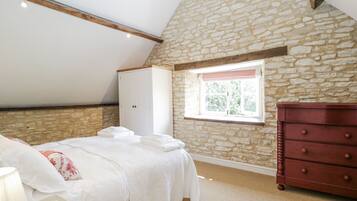 2 bedrooms, individually decorated, individually furnished, free WiFi