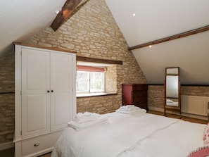 2 habitaciones, decoración personalizada y muebles diferentes 