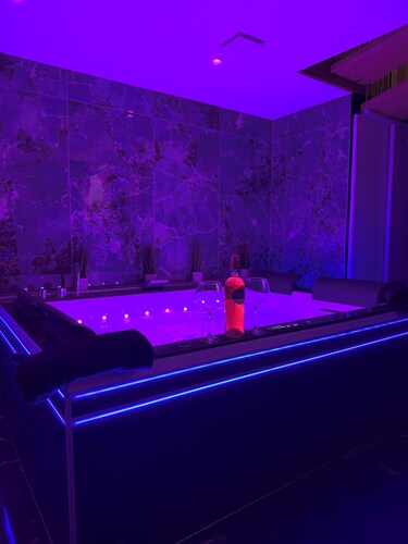 La Suite Genève Gaillard-Jaccuzi