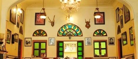 TV connectée de 32 pouces avec chaînes numériques