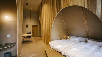 Escriptori i wifi gratuïta