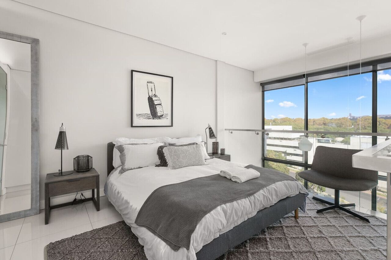 Desk, laptop workspace, iron/ironing board, free WiFi