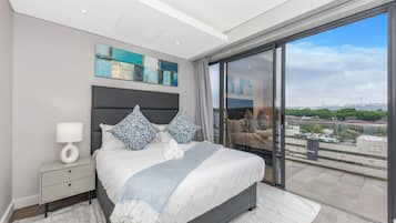 Appartamento Superior, 2 camere da letto | Una scrivania, postazione laptop, ferro/asse da stiro, Wi-Fi gratuito