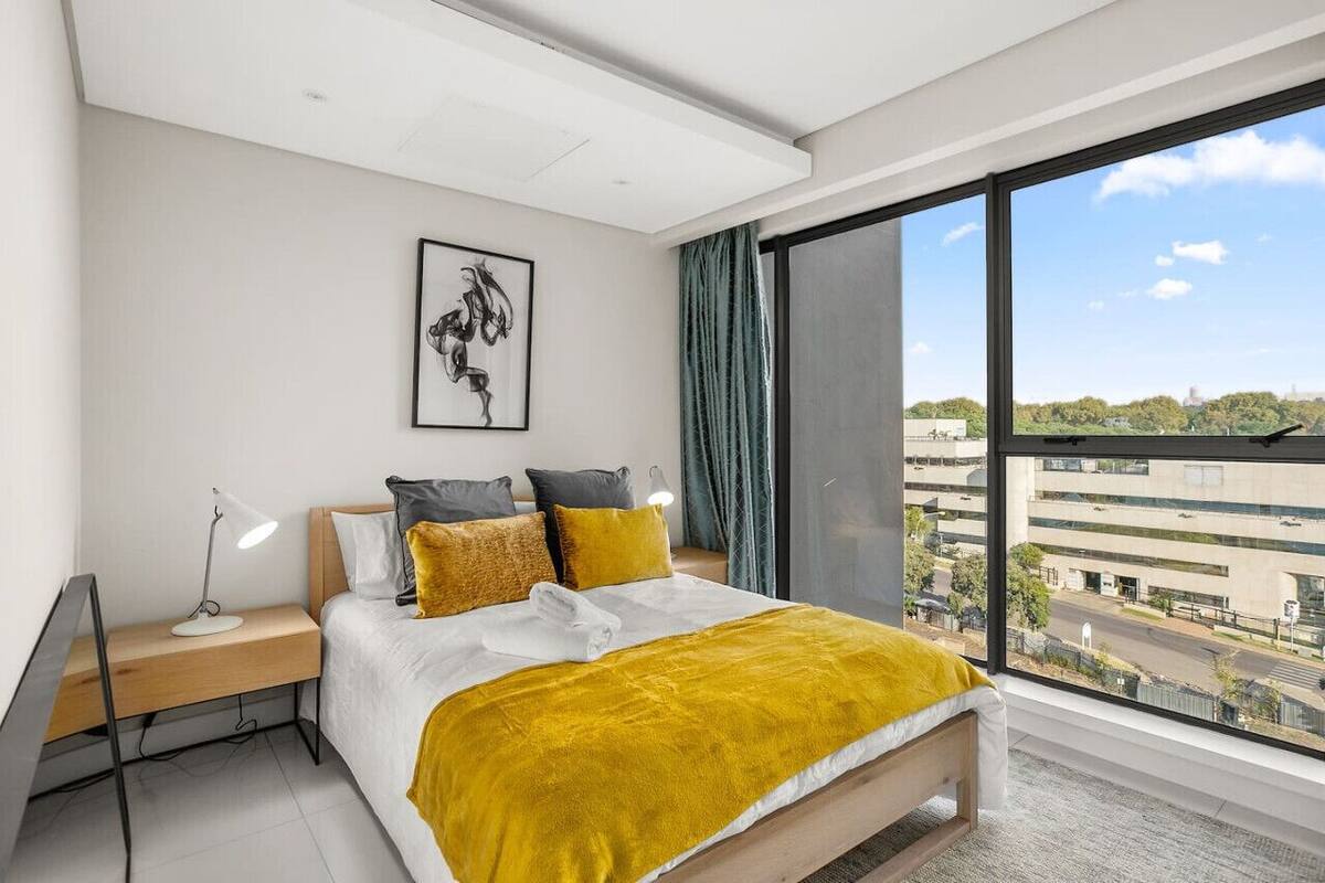 Superior appartement, 2 slaapkamers | Een bureau, een laptopwerkplek, een strijkplank/strijkijzer, gratis wifi