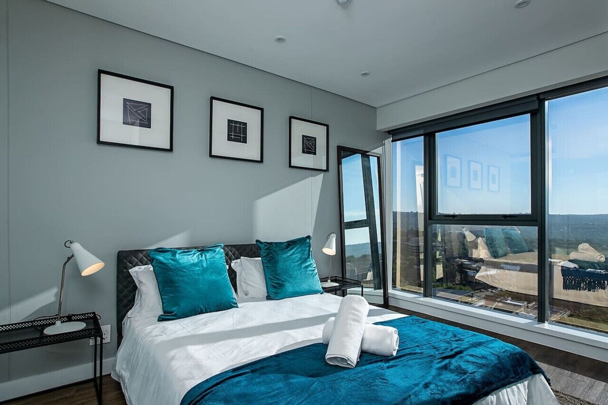 Comfort Apartment, 2 Bedrooms | Desk, laptop workspace, iron/ironing board, free WiFi