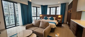 HAYWOOD HILLTOP WELLNESS LIVING