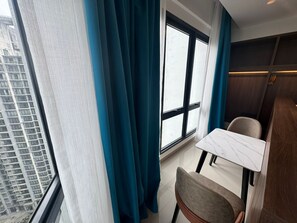 Deluxe Room | Living area