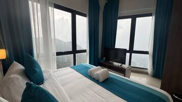 Phòng Suite Executive | Két bảo mật tại phòng, bàn, màn/rèm cản sáng, phòng cách âm