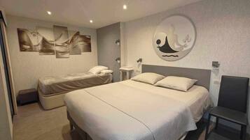 2 slaapkamers, een strijkplank/strijkijzer, wifi, beddengoed