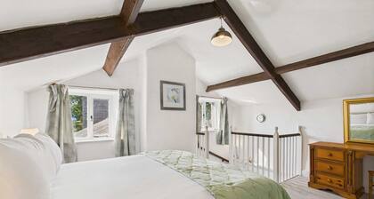 Host Stay Brackenrigg Cottage