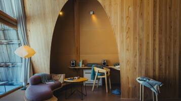 Desk, free WiFi, bed sheets