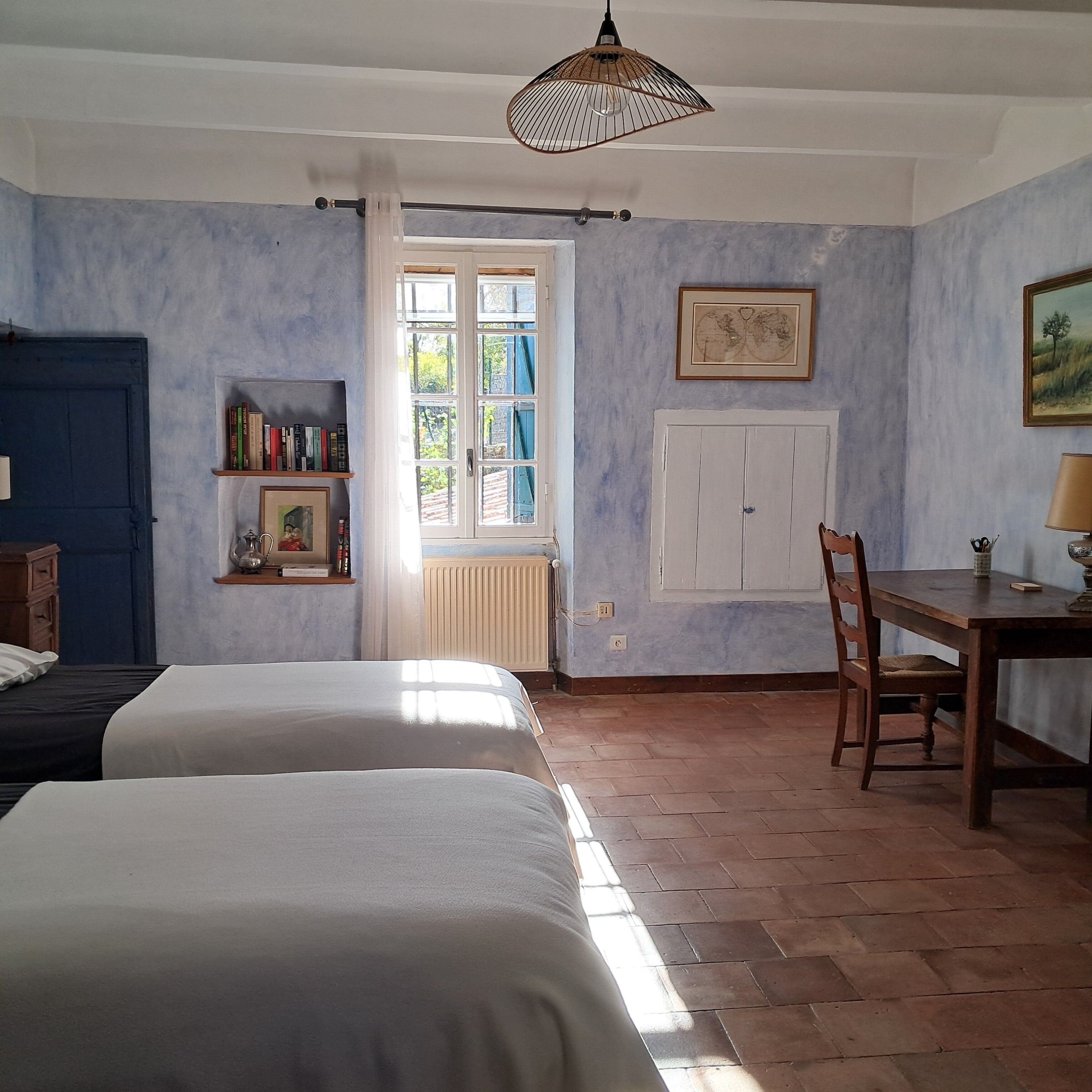 3 chambres, fer et planche à repasser, lit parapluie, Wi-Fi gratuit