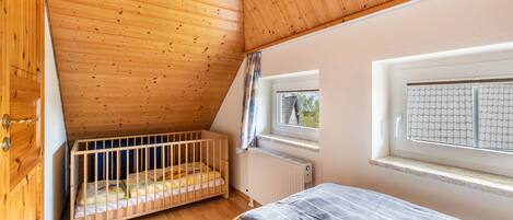 3 slaapkamers, een strijkplank/strijkijzer, wifi