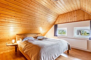 3 bedrooms, iron/ironing board, WiFi