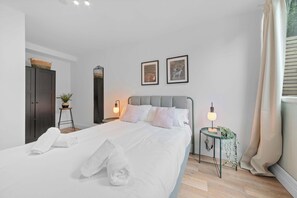 1 bedroom, desk, iron/ironing board, WiFi