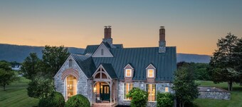 New! Luxury Retreat – Pool, Hot Tub & Fire Pit