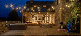 New! Luxury Retreat – Pool, Hot Tub & Fire Pit