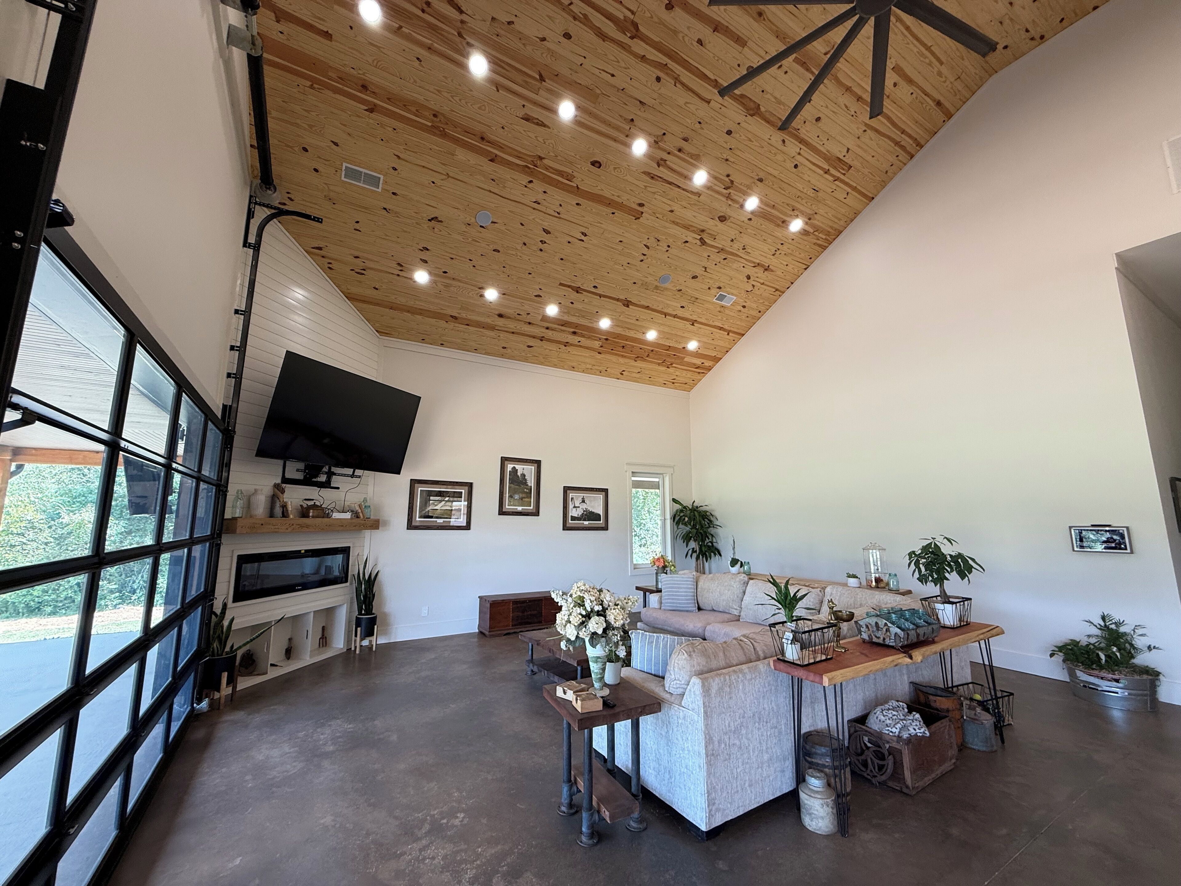 Télévision, cheminée