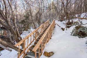 Property grounds - Top Floor Modern Ski-in & Out 3 BR Views! (Aspen)