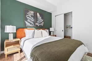 1 bedroom, desk, iron/ironing board, WiFi