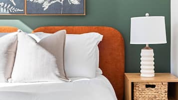 1 habitación, escritorio, tabla de planchar con plancha y wifi