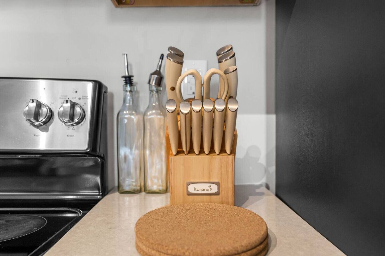 冰箱、微波炉、烤箱、炉灶