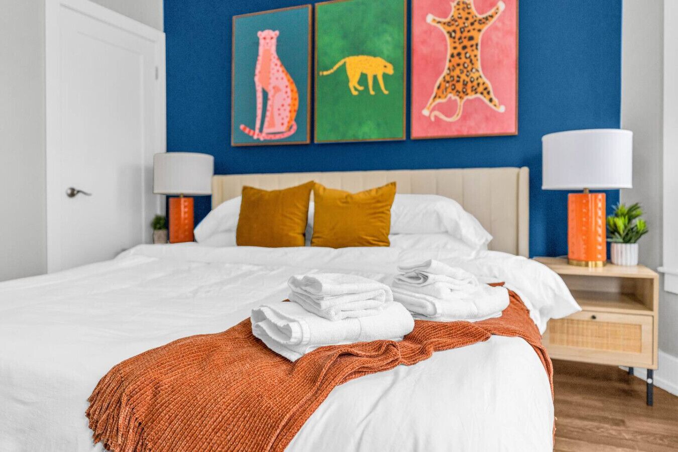 4 bedrooms, iron/ironing board, WiFi, bed sheets