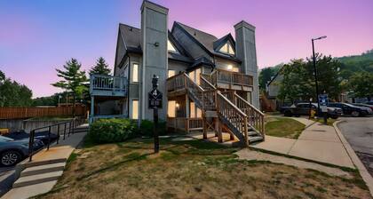 Heavenly Hideaway | Hot Tub, Shuttle & Cozy Patio