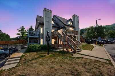 Heavenly Hideaway | Hot Tub, Shuttle & Cozy Patio