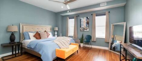 5 slaapkamers, een strijkplank/strijkijzer, reisbedje, gratis wifi