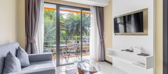 Condo Gym Plane Views Near Beach C172