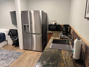 Microwave, dishwasher