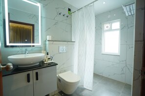 Ilmaiset hygieniatuotteet, pyyhkeet, saippua, sampoo