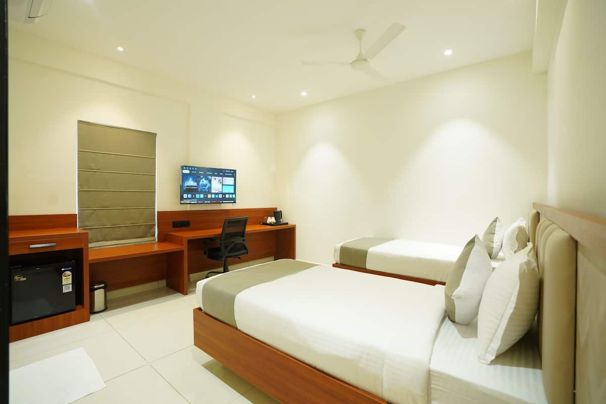 Comfort Twin Room | Laptop workspace, WiFi (free)
