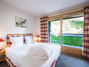 4 bedrooms, free WiFi, bed sheets