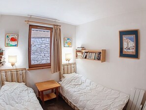 4 bedrooms, free WiFi, bed sheets