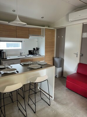 Mikroaaltouuni, uuni, liesi, astianpesukone