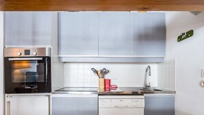 茶具/咖啡用具、冰箱、烤箱、炉灶