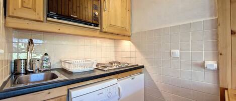 Fridge, microwave, dishwasher, coffee/tea maker