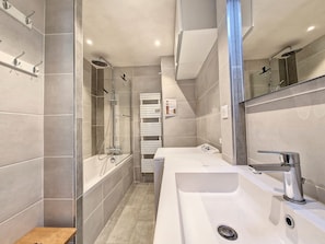 مجففات شعر، مناشف