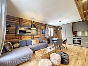 TV - Charming ski-in apartment, 3 rooms, balcony, quiet location (Val-d'Isère)