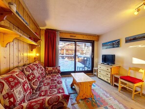 TV - Comfortable studio in center with balcony, 4 pers (Val-d'Isère)