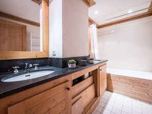 Towels - Charming apartment, ski-in/ski-out, parking included (Val-d'Isère)