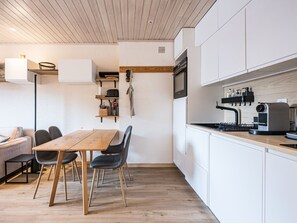 Refrigerador, microondas, horno y lavavajillas 