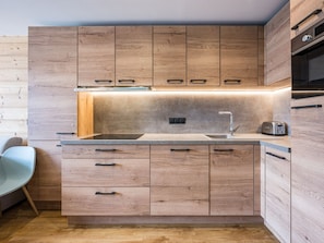 Fridge, microwave, dishwasher, coffee/tea maker
